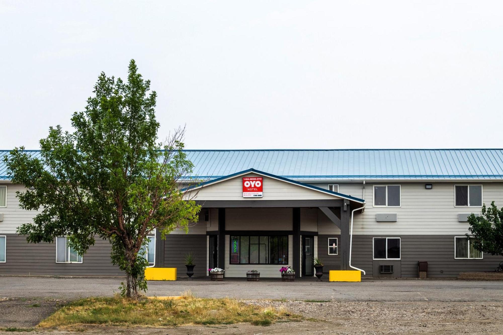 Oyo Hotel Shelby Mt Hwy 2 & I-15 Extérieur photo