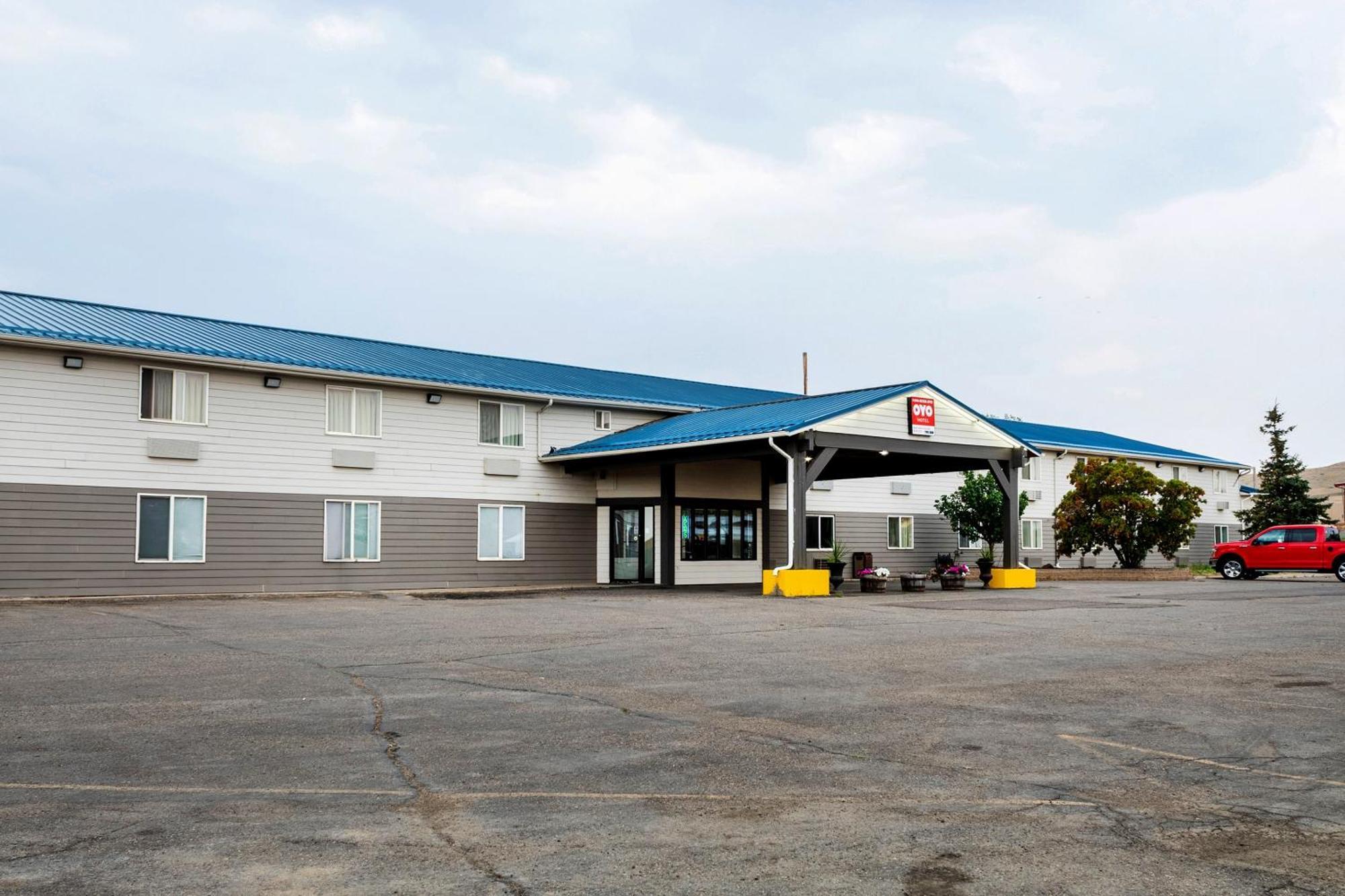 Oyo Hotel Shelby Mt Hwy 2 & I-15 Extérieur photo