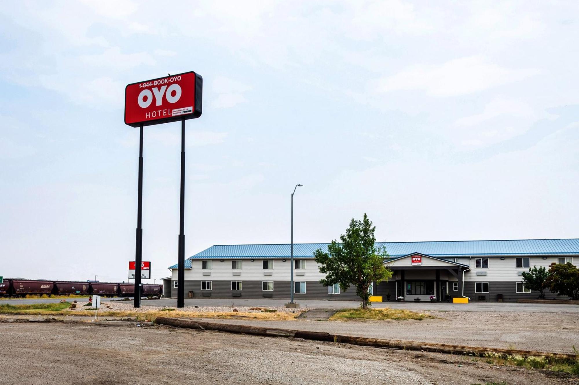 Oyo Hotel Shelby Mt Hwy 2 & I-15 Extérieur photo